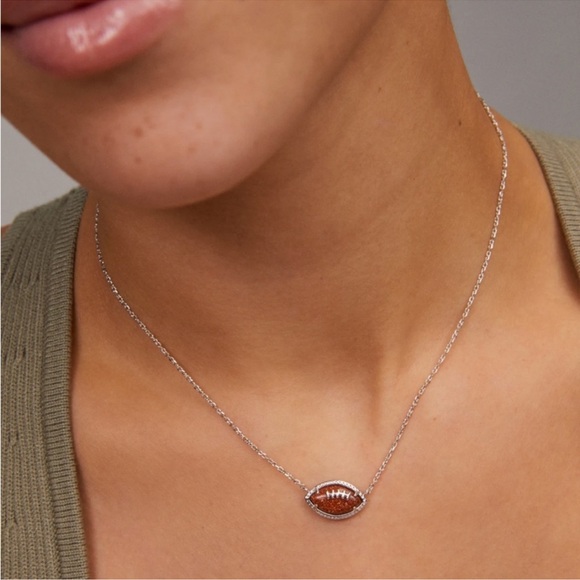 NWT- Kendra Scott Football Silver Short Pendant Necklace - Picture 4 of 9